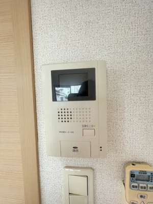 【セキュリティ】 | ネオグランデ吹田 | モニター付きのインターホンがあります