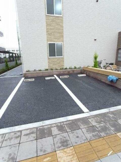 【駐車場】