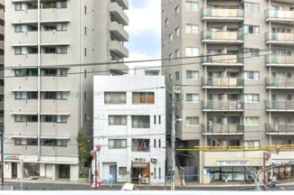 【展望】 | 【 View 】
木の暖かさをより感じさせてくれる太陽の光、一日の始まりを心地よく演出してくれます。窓から入る気持ちのいい風で、活力がみなぎることでしょう。