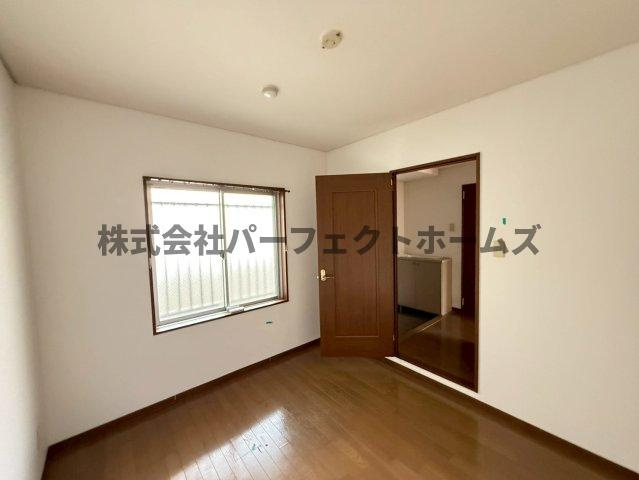 ルシール森田の洋室|落ち着いた色調の洋室です