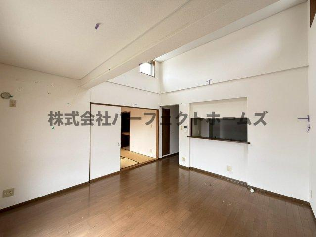 ルシール森田の居間・リビング|こちらのリビングで趣味の時間をお楽しみください