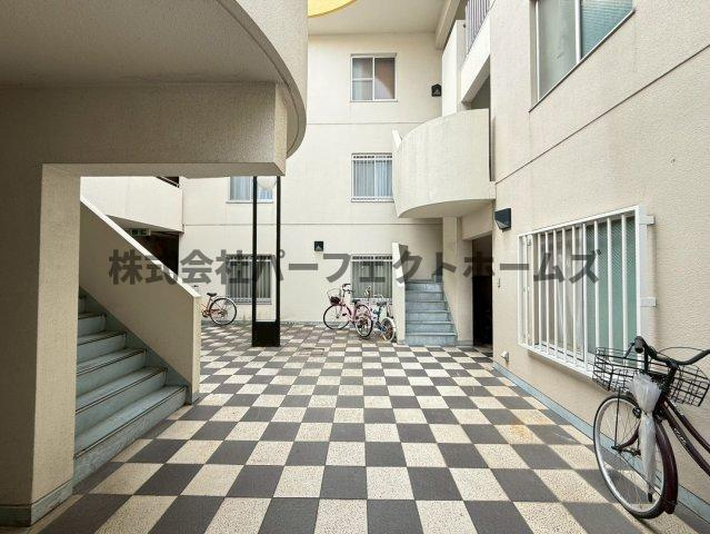 ルシール森田のエントランス|建物の内部です