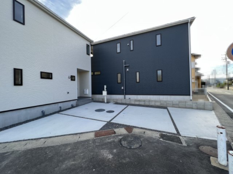 高浜市芳川町第4新築戸建　2号棟の駐車場