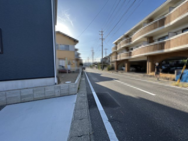 高浜市芳川町第4新築戸建　2号棟の前面道路含む現地写真|高浜市芳川町第4新築戸建前面道路写真です。東側公道約3.9～4.1ｍに接道
