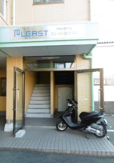 PLEAST御井駅前のエントランス|落ち着いたエントランスです
