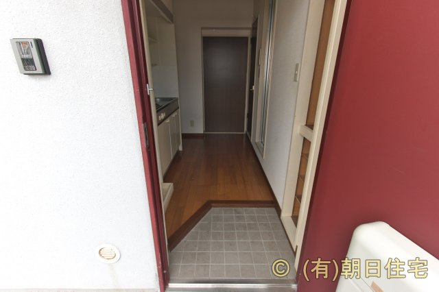 ピュア広本町の玄関