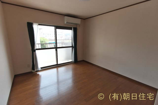 ピュア広本町の居間・リビング