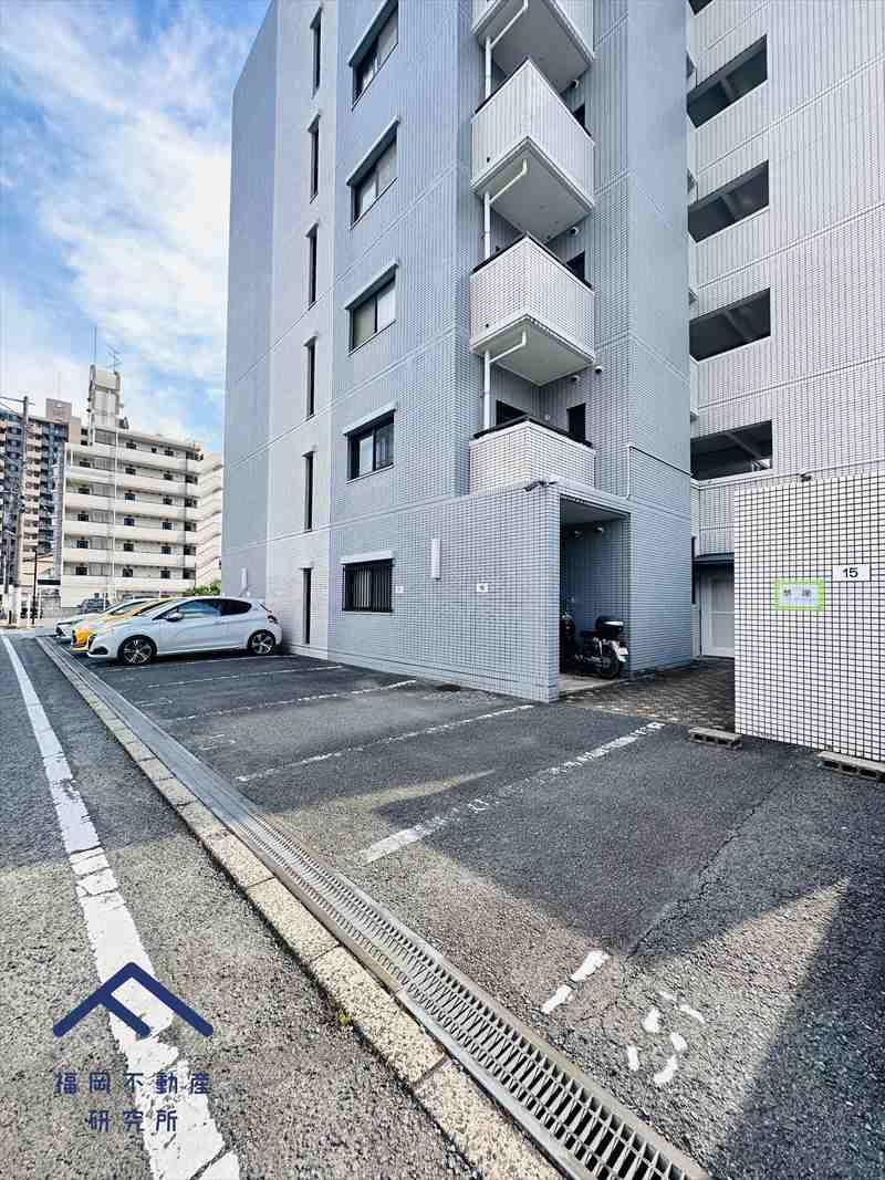 サーパス佐賀唐人町の駐車場