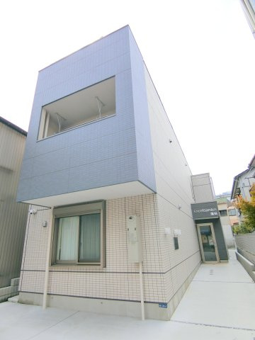 ExcelGarden蒲田(エクセルガーデン)の外観|2017年12月築　重量鉄骨造地上3階建て1K~2LDK総戸数7戸インターネット無料の人気賃貸マンション　京急本線京急蒲田駅近の東京都大田区東蒲田2丁目　梅屋敷駅とJR京浜東北線蒲田駅も徒歩圏内
