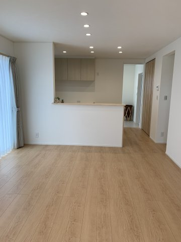 【No.6399】吉成南1丁目/3LDK+書斎+ドライルーム/建売の居間・リビング