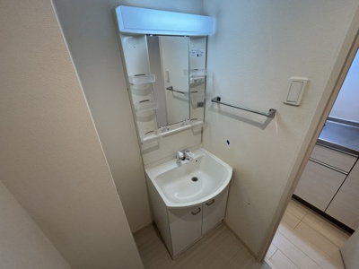 【洗面所】 | リブリ・ピーノ岩槻 | 忙しい朝には欠かせない洗面所です