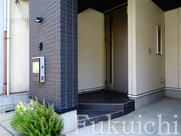 目黒4丁目戸建のエントランス