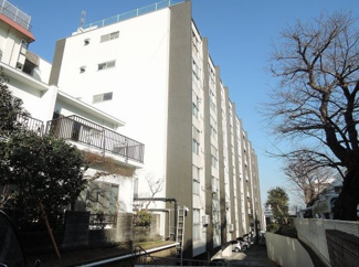 【外観】 | 総戸数56戸、1968年8月築、管理人は日勤勤務につき管理体制良好です♪