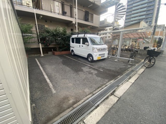 【駐車場】