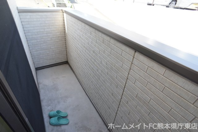 熊本市東区御領２丁目のアパートのバルコニー