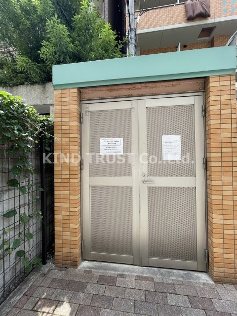ジュネーゼグラン東梅田のその他共用部分|敷地内ごみ置き場です
