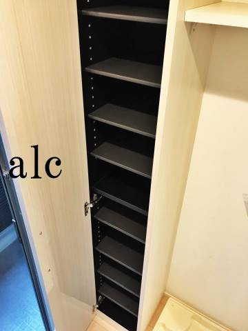 ラルーチェの収納|大きなスペースがあり、靴の収納には困りません　同シリーズ仕様　
