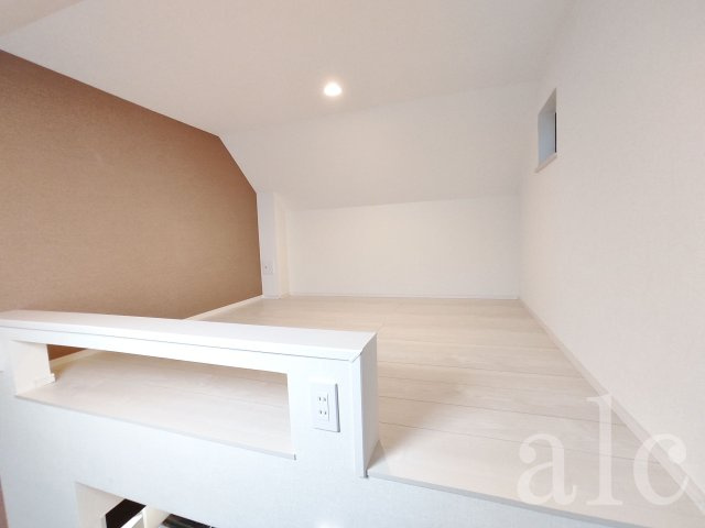 ラルーチェの内装|ロフト部分です。同シリーズ仕様　敷金・礼金0　