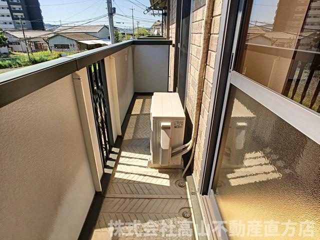 ジュネスK B棟のバルコニー