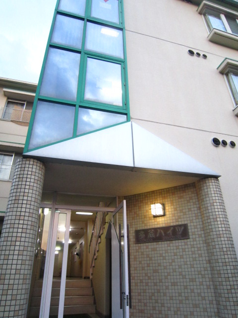 多蔵ハイツのエントランス