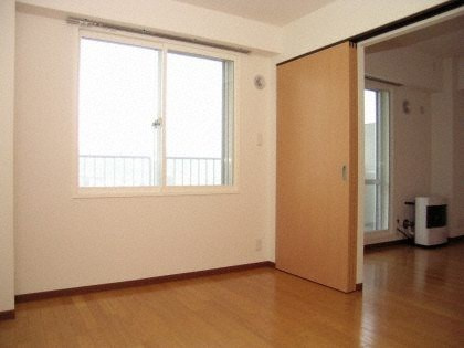 【寝室】ティアラタワー中島倶楽部