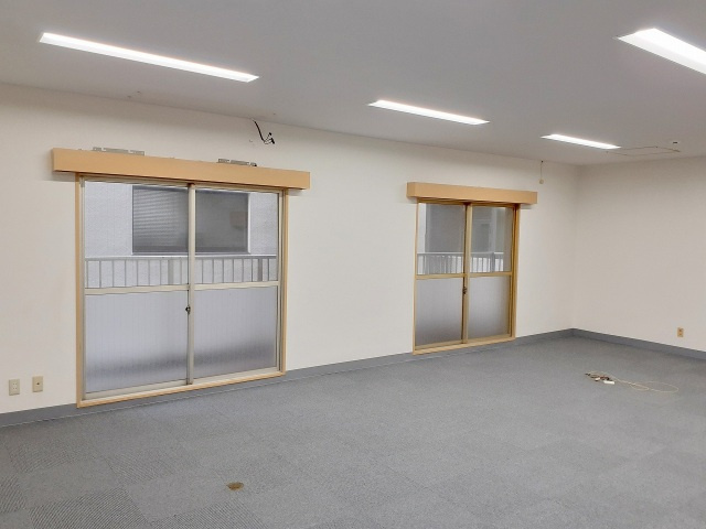 広島市中区幟町の店舗事務所の内装|明るい室内です