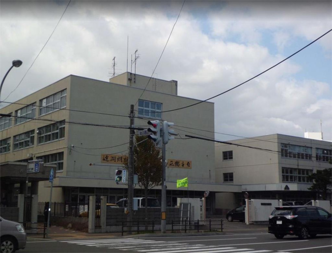 札幌市立向陵中学校（1043m）