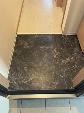 DEVELD大曽根の玄関