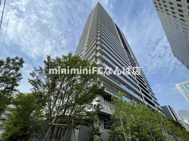 プレミストタワー靭本町のエントランス
