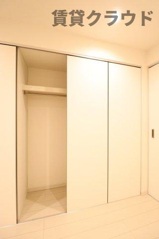 リブリ・Irieの収納|お洋服がかけられるハンガーラック付きです♪