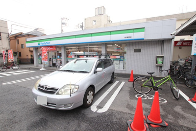 ファミリーマート市川新田店まで50ｍ