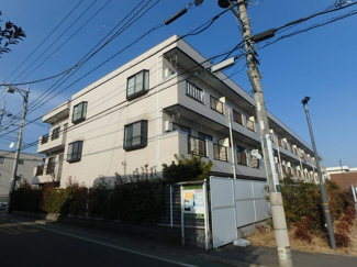 ★隣地にコンビニあり　ファミリータイプの3階建てマンション★