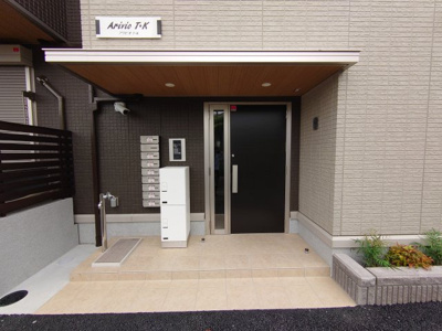 【エントランス】 | アリビオTK | 清潔なエントランスです