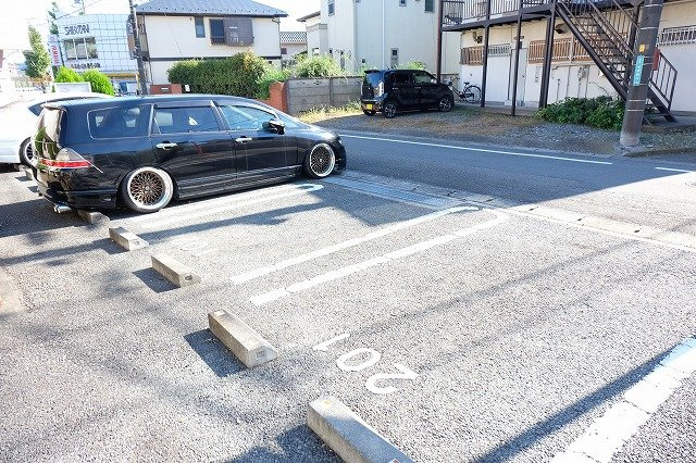 リュミエールの駐車場