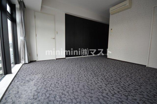 WOB西梅田の居間・リビング|※別号室参考写真