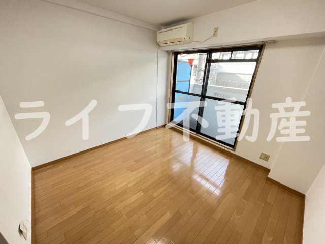 ブルグリンコート布施駅前の居間・リビング|居間です