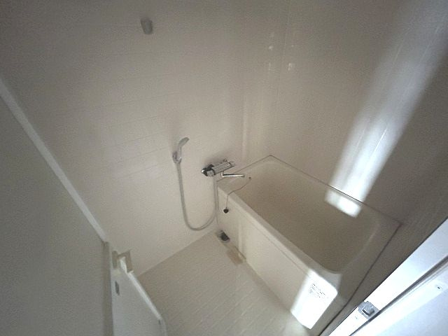 ガーデンハイツ永野1の浴室|日々の疲れを癒すお風呂付です
※反転の場合がございます。