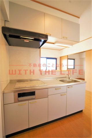 E・POPULARⅡ（イーポプラールツー）【キャッシュバック対象物件】のキッチン|コンパクトなキッチンで掃除もラクラク