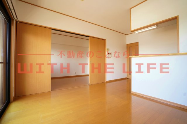 E・POPULARⅡ（イーポプラールツー）【キャッシュバック対象物件】の内装|明るい色調の室内です