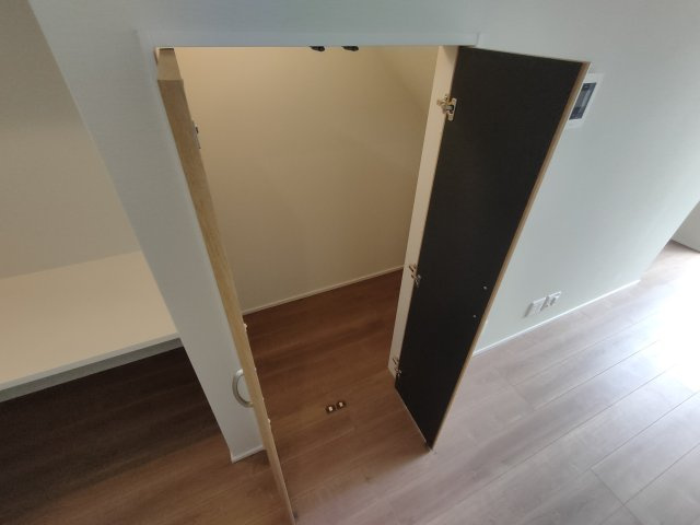 フォレストガーデン原町の収納|階段下収納です。奥行もあります