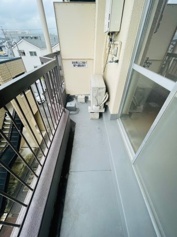 仲介手数料0円！！ユトリロ水草のバルコニー