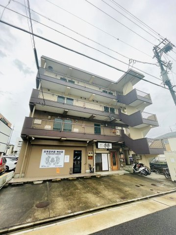 仲介手数料0円！！ユトリロ水草の外観