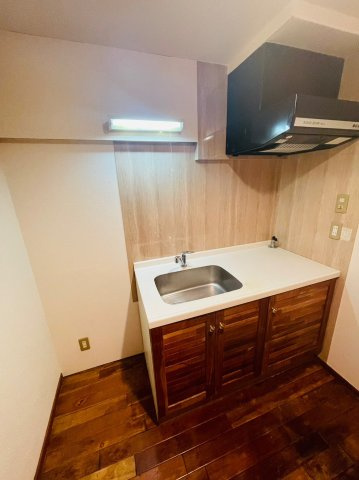 仲介手数料0円！！ユトリロ水草のキッチン