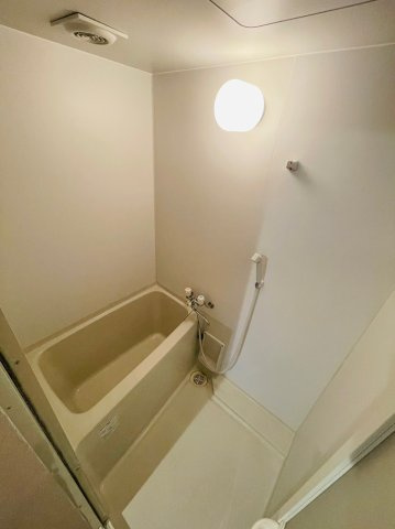 仲介手数料0円！！ユトリロ水草の浴室