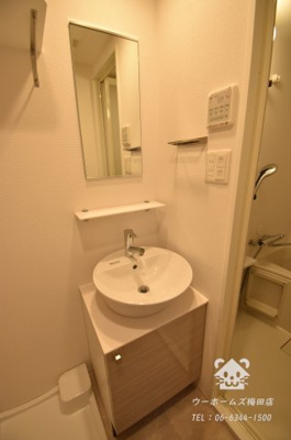 【独立洗面台】 | エスリードレジデンス大阪福島シティウエスト | 使いやすい独立洗面台です