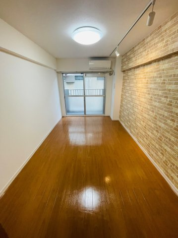 仲介手数料0円！！ヴェルドミール志賀の居間・リビング