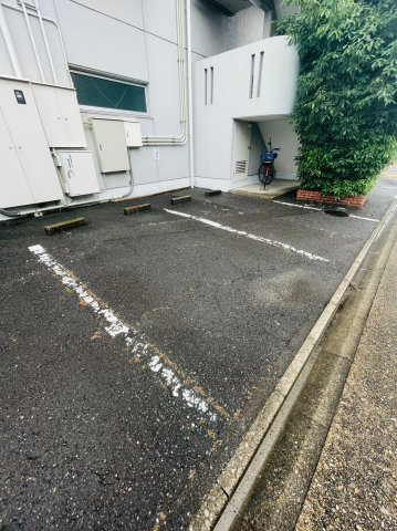 仲介手数料0円！！ヴェルドミール志賀の駐車場