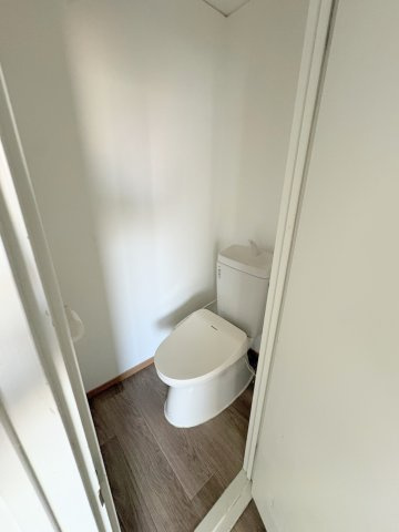 メゾン上野桜木のトイレ