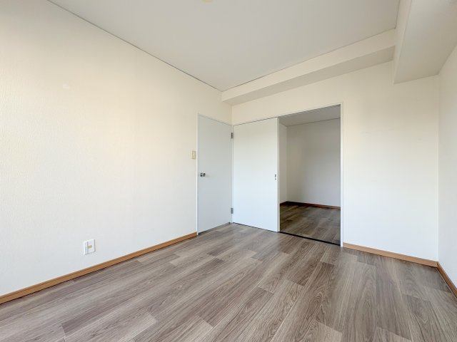 メゾン上野桜木の寝室