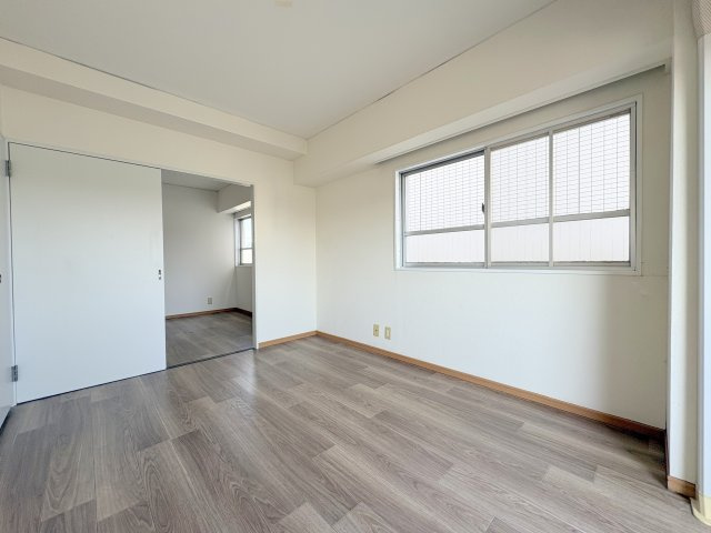 メゾン上野桜木の寝室